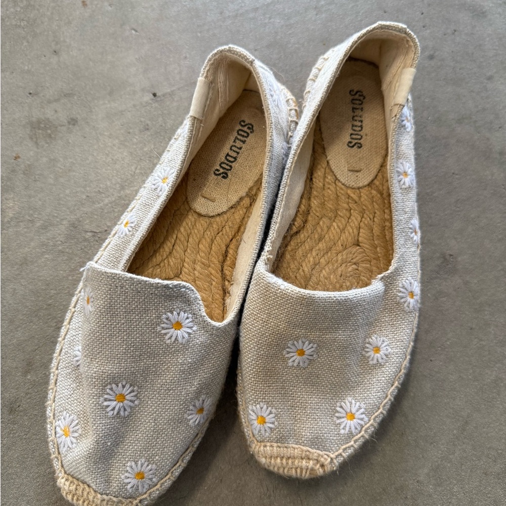 Soludos Women's Cream Espadrilles with Daisy Embroidery